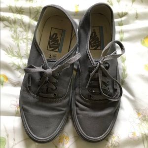 Grey low top women’s vans